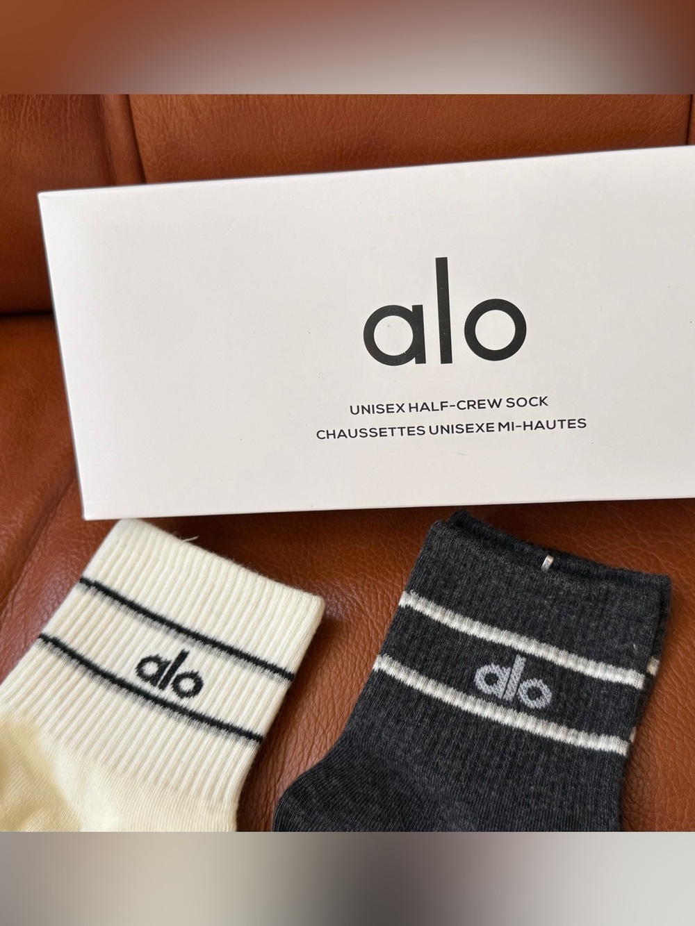 NWB Alo Yoga Unisex Half-Crew Socks – 5 Pairs - Picture 10 of 10